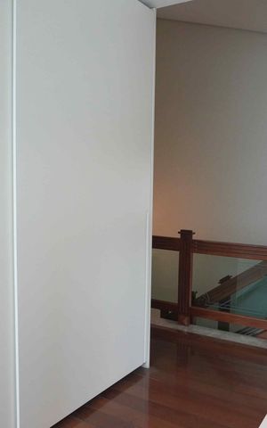 Casa de condomínio à venda com 420m², 5 quartos e 3 vagas Casa de condomínio à venda com 420m², 5 quartos e 3 vagasPiso Superior