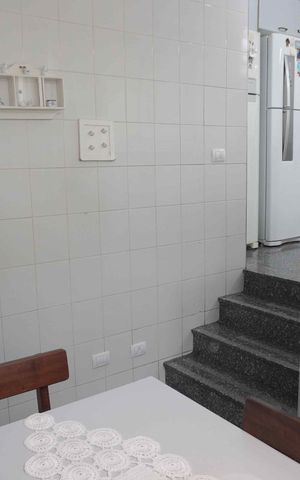 Casa de condomínio à venda com 420m², 5 quartos e 3 vagas Casa de condomínio à venda com 420m², 5 quartos e 3 vagasCozinha