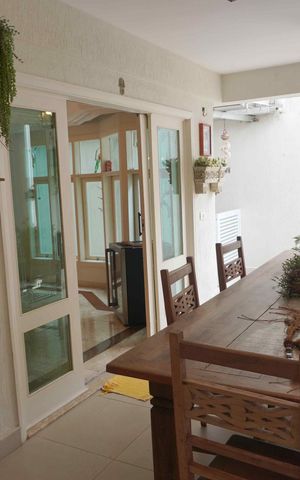 Casa de condomínio à venda com 420m², 5 quartos e 3 vagas Casa de condomínio à venda com 420m², 5 quartos e 3 vagasÁrea gourmet