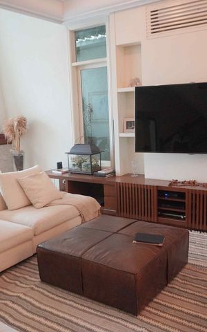 Casa de condomínio à venda com 420m², 5 quartos e 3 vagas Casa de condomínio à venda com 420m², 5 quartos e 3 vagasSala de Estar