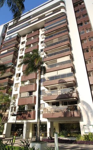 Apartamento para alugar com 245m², 4 quartos e 2 vagasFachada