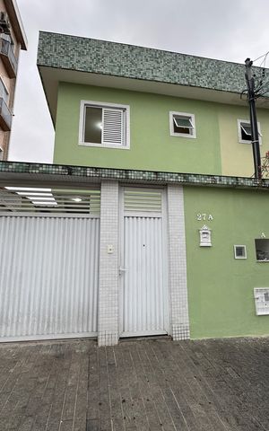 Casa para alugar com 83m², 2 quartos e 1 vaga Casa para alugar com 83m², 2 quartos e 1 vagaFachada