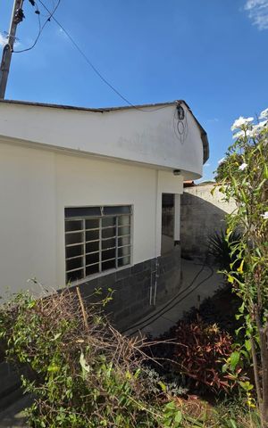 Casa à venda com 96m², 3 quartos e 1 vaga