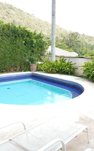 Casa de condomínio à venda com 450m², 4 quartos e 4 vagasPiscina