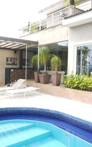 Casa de condomínio à venda com 450m², 4 quartos e 4 vagasPiscina