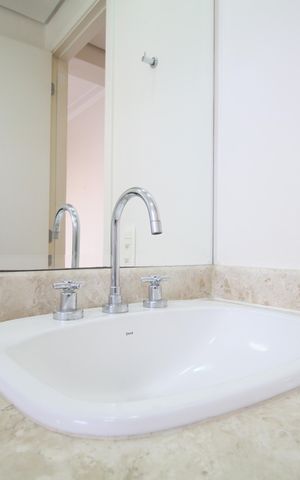Apartamento à venda com 161m², 3 quartos e 3 vagasBanheiro da Suíte 2