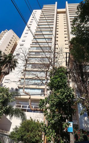 Apartamento à venda com 210m², 4 quartos e 3 vagasFachada