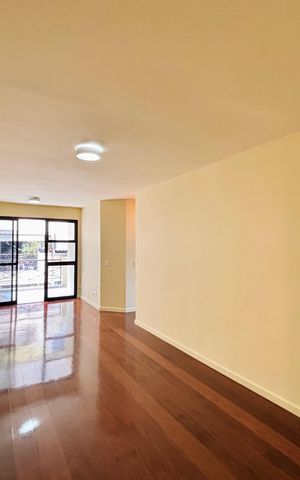 Apartamento para alugar com 90m², 2 quartos e 1 vaga