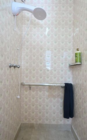Casa à venda com 317m², 4 quartos e 5 vagasBanheiro Suíte 2