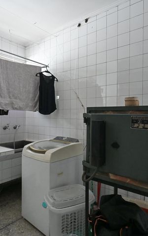 Casa à venda com 317m², 4 quartos e 5 vagasÁrea de Serviço 