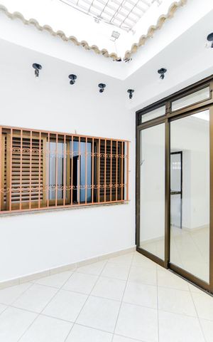 Casa para alugar com 250m², 4 quartos e 4 vagasJardim de Inverno