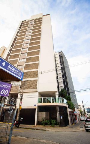 Apartamento para alugar com 298m², 3 quartos e 1 vaga Apartamento para alugar com 298m², 3 quartos e 1 vagaFachada