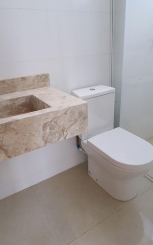 Apartamento para alugar com 80m², 2 quartos e 2 vagasBanheiro do Quarto 2
