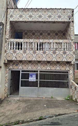 Casa para alugar com 200m², 3 quartos e 2 vagas Casa para alugar com 200m², 3 quartos e 2 vagasFachada