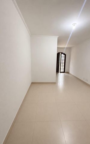 Casa à venda com 160m², 3 quartos e 4 vagas Casa à venda com 160m², 3 quartos e 4 vagasQuarto