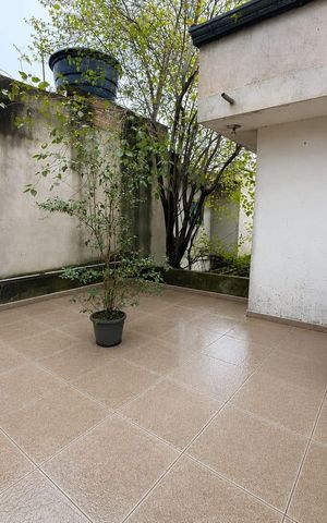 Casa à venda com 160m², 3 quartos e 4 vagas Casa à venda com 160m², 3 quartos e 4 vagasÁrea externa