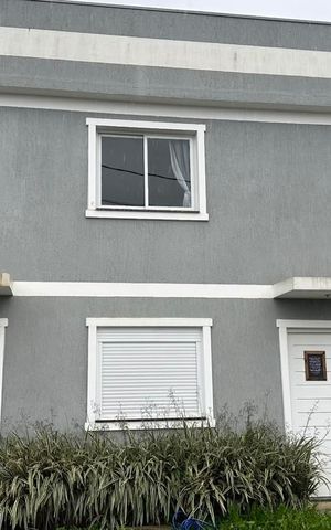 Casa para alugar com 55m², 2 quartos e 1 vaga Casa para alugar com 55m², 2 quartos e 1 vagaFachada