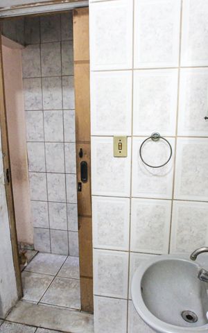 Casa à venda com 161m², 3 quartos e 20 vagasBanheiro social