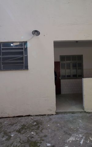 Casa para alugar com 90m², 2 quartos e 1 vagaQuintal - fundos