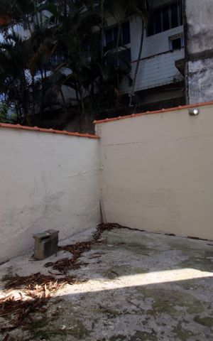 Casa para alugar com 90m², 2 quartos e 1 vagaQuintal - fundos
