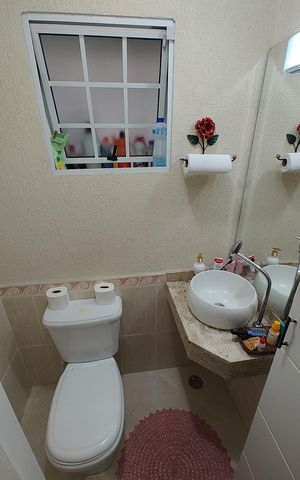 Casa de condomínio à venda com 113m², 2 quartos e 2 vagasBanheiro 2