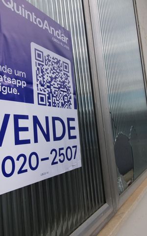 Casa à venda com 180m², 2 quartos e 5 vagasPlaca