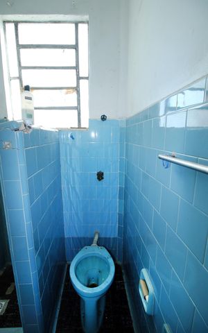Casa à venda com 180m², 2 quartos e 5 vagasBanheiro