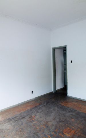 Casa à venda com 180m², 2 quartos e 5 vagasSala