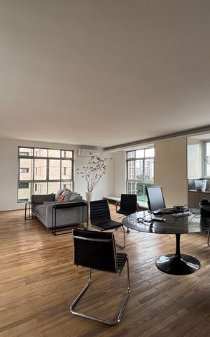 Apartamento para alugar com 185m², 2 quartos e 1 vaga Apartamento para alugar com 185m², 2 quartos e 1 vagaSala