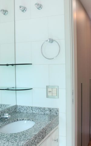 Apartamento à venda com 177m², 3 quartos e 3 vagasBanheiro 3