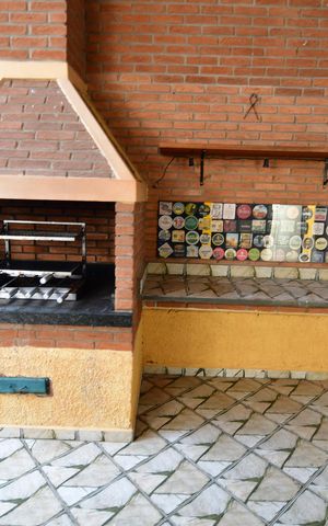 Casa à venda com 200m², 3 quartos e 3 vagasChurrasqueira