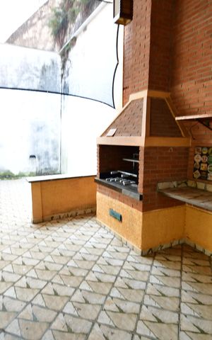 Casa à venda com 200m², 3 quartos e 3 vagasChurrasqueira