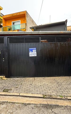 Casa à venda com 180m², 3 quartos e 1 vaga Casa à venda com 180m², 3 quartos e 1 vagaFachada