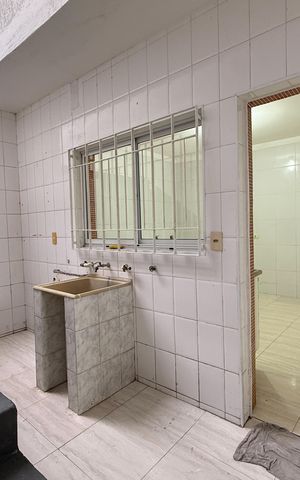 Casa à venda com 180m², 3 quartos e 1 vaga Casa à venda com 180m², 3 quartos e 1 vagaÁrea de Serviço