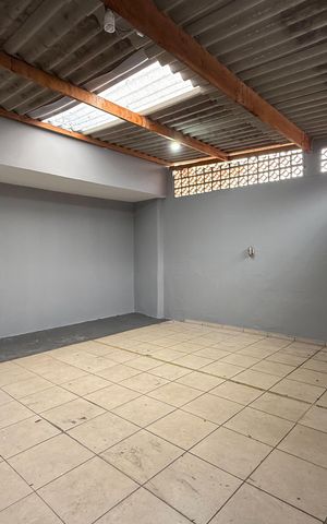 Casa à venda com 180m², 3 quartos e 1 vaga Casa à venda com 180m², 3 quartos e 1 vagaGaragem