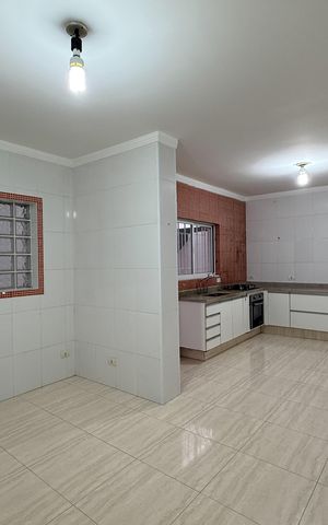 Casa à venda com 180m², 3 quartos e 1 vaga Casa à venda com 180m², 3 quartos e 1 vagaCozinha