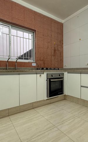 Casa à venda com 180m², 3 quartos e 1 vaga Casa à venda com 180m², 3 quartos e 1 vagaCozinha