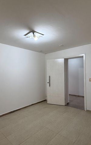 Casa à venda com 180m², 3 quartos e 1 vaga Casa à venda com 180m², 3 quartos e 1 vagaSala