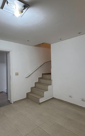 Casa à venda com 180m², 3 quartos e 1 vaga Casa à venda com 180m², 3 quartos e 1 vagaSala