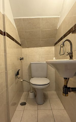 Casa à venda com 180m², 3 quartos e 1 vaga Casa à venda com 180m², 3 quartos e 1 vagaBanheiro