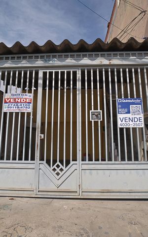 Casa à venda com 200m², 6 quartos e 2 vagasFachada