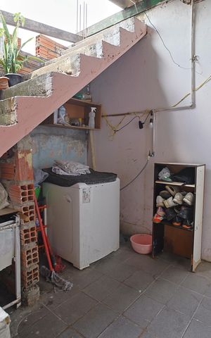 Casa à venda com 200m², 6 quartos e 2 vagasÁrea de Serviço