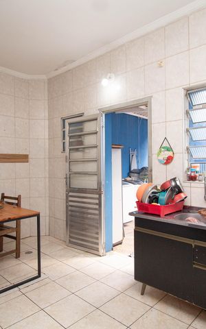 Casa à venda com 434m², 8 quartos e sem vaga Casa à venda com 434m², 8 quartos e sem vagaCasa - 1 Cozinha