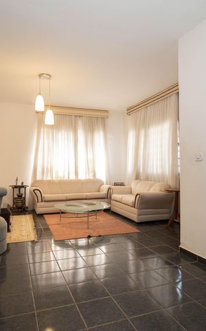 Casa de condomínio à venda com 384m², 4 quartos e sem vaga Casa de condomínio à venda com 384m², 4 quartos e sem vagaSala 1