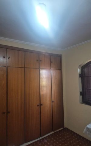 Casa à venda com 190m², 5 quartos e 2 vagasQuarto