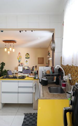 Apartamento à venda com 103m², 2 quartos e sem vagaCozinha e Área de serviço 