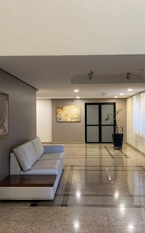 Apartamento à venda com 130m², 3 quartos e 2 vagas Apartamento à venda com 130m², 3 quartos e 2 vagasHall social