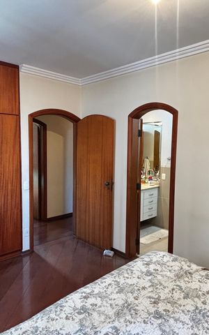 Apartamento à venda com 141m², 3 quartos e 2 vagas Apartamento à venda com 141m², 3 quartos e 2 vagasSuite