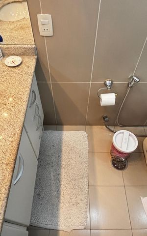 Apartamento à venda com 141m², 3 quartos e 2 vagas Apartamento à venda com 141m², 3 quartos e 2 vagasBanheiro da Suíte
