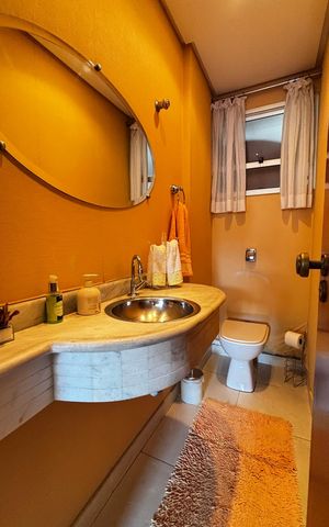 Apartamento à venda com 141m², 3 quartos e 2 vagas Apartamento à venda com 141m², 3 quartos e 2 vagasLavabo